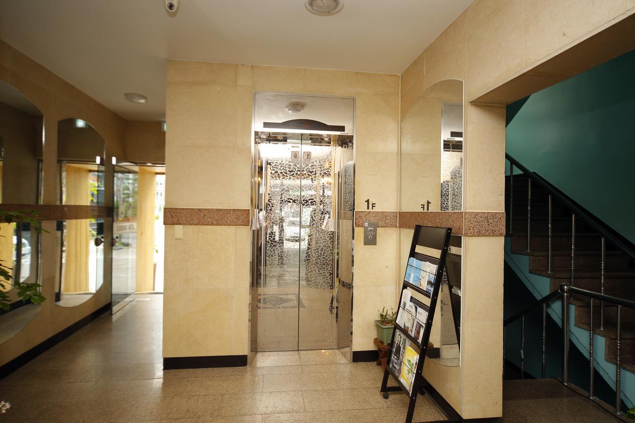 מוקפו Ekonomy Hotel מראה חיצוני תמונה