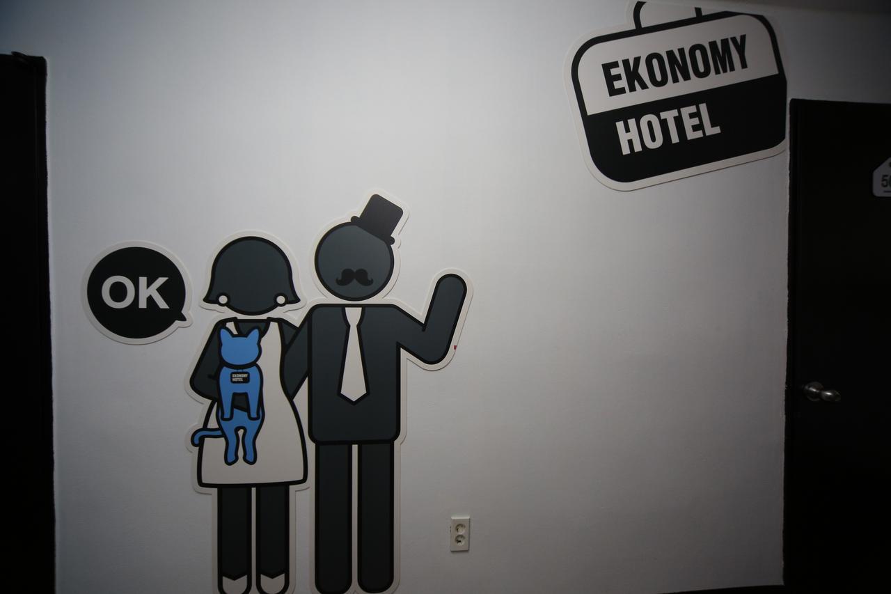 מוקפו Ekonomy Hotel מראה חיצוני תמונה