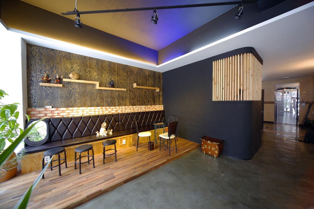 מוקפו Ekonomy Hotel מראה חיצוני תמונה