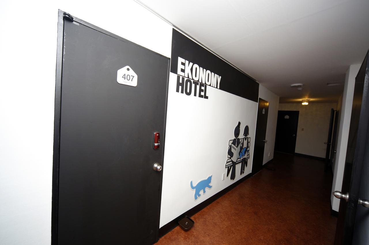 מוקפו Ekonomy Hotel מראה חיצוני תמונה